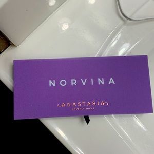 Anastasia NORVINA eyeshadow palette